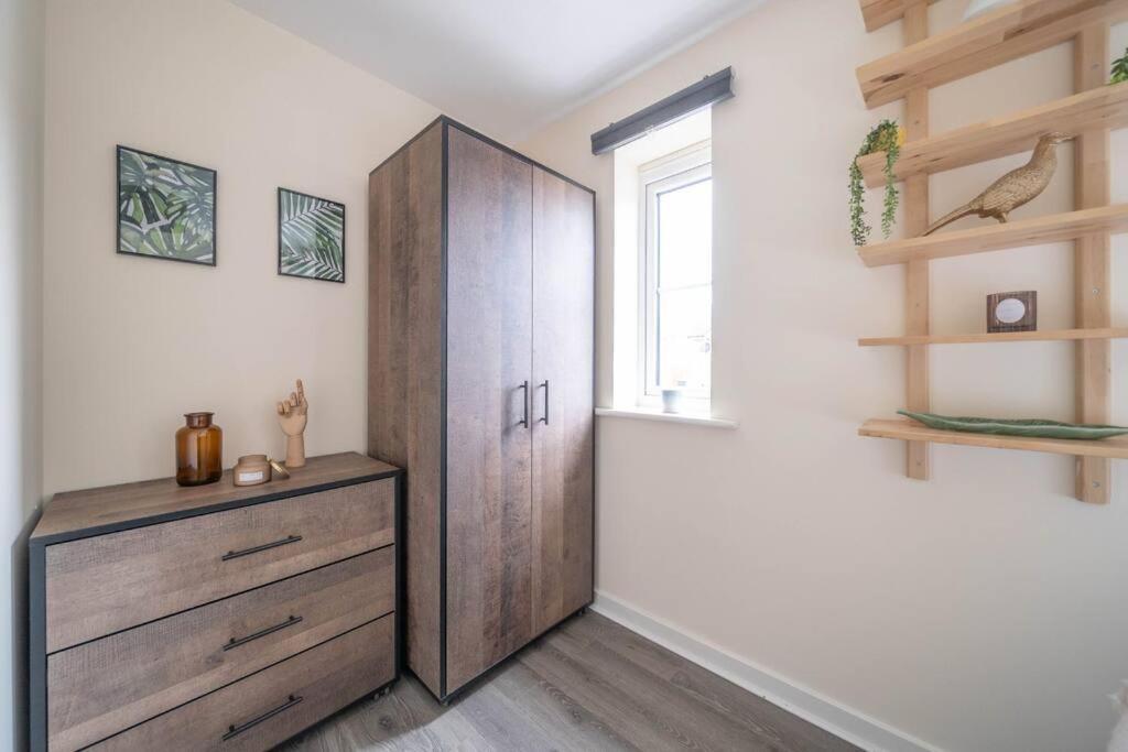Apartmán Good For Company Let 2-Bed In Coventry 2X Parking Exteriér fotografie