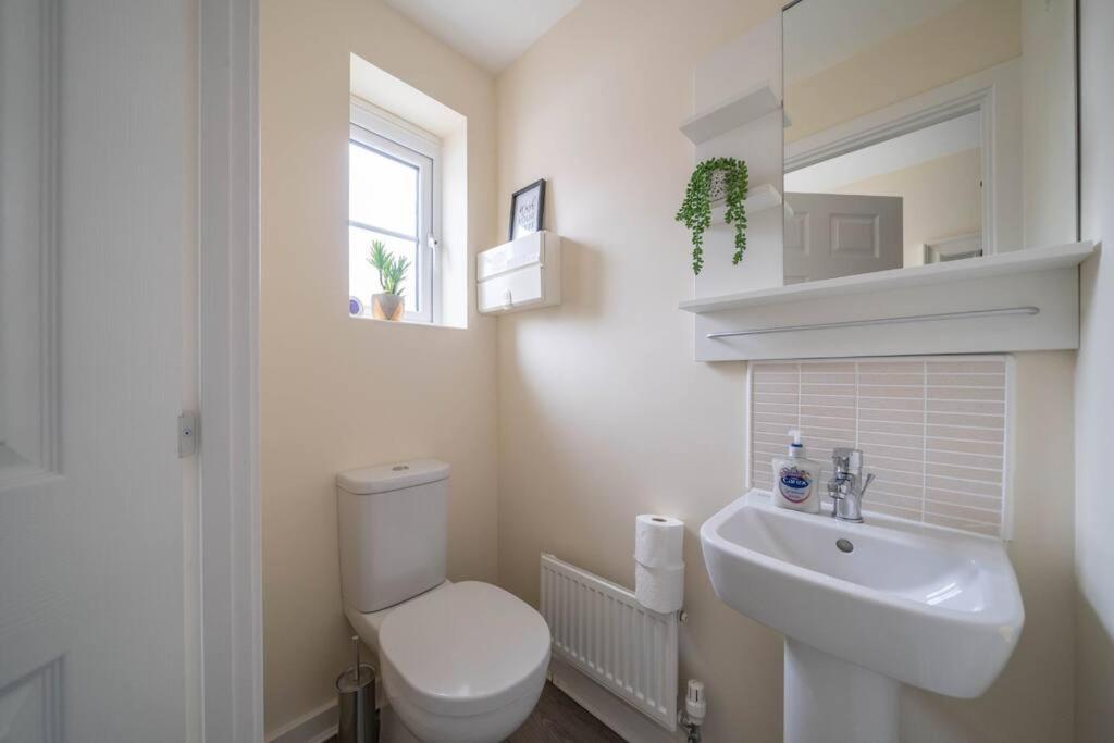 Apartmán Good For Company Let 2-Bed In Coventry 2X Parking Exteriér fotografie